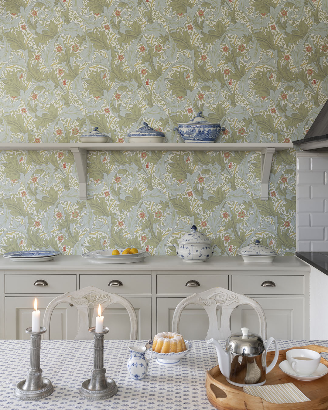 William Morris Wallpaper - Granville - Sky Blue