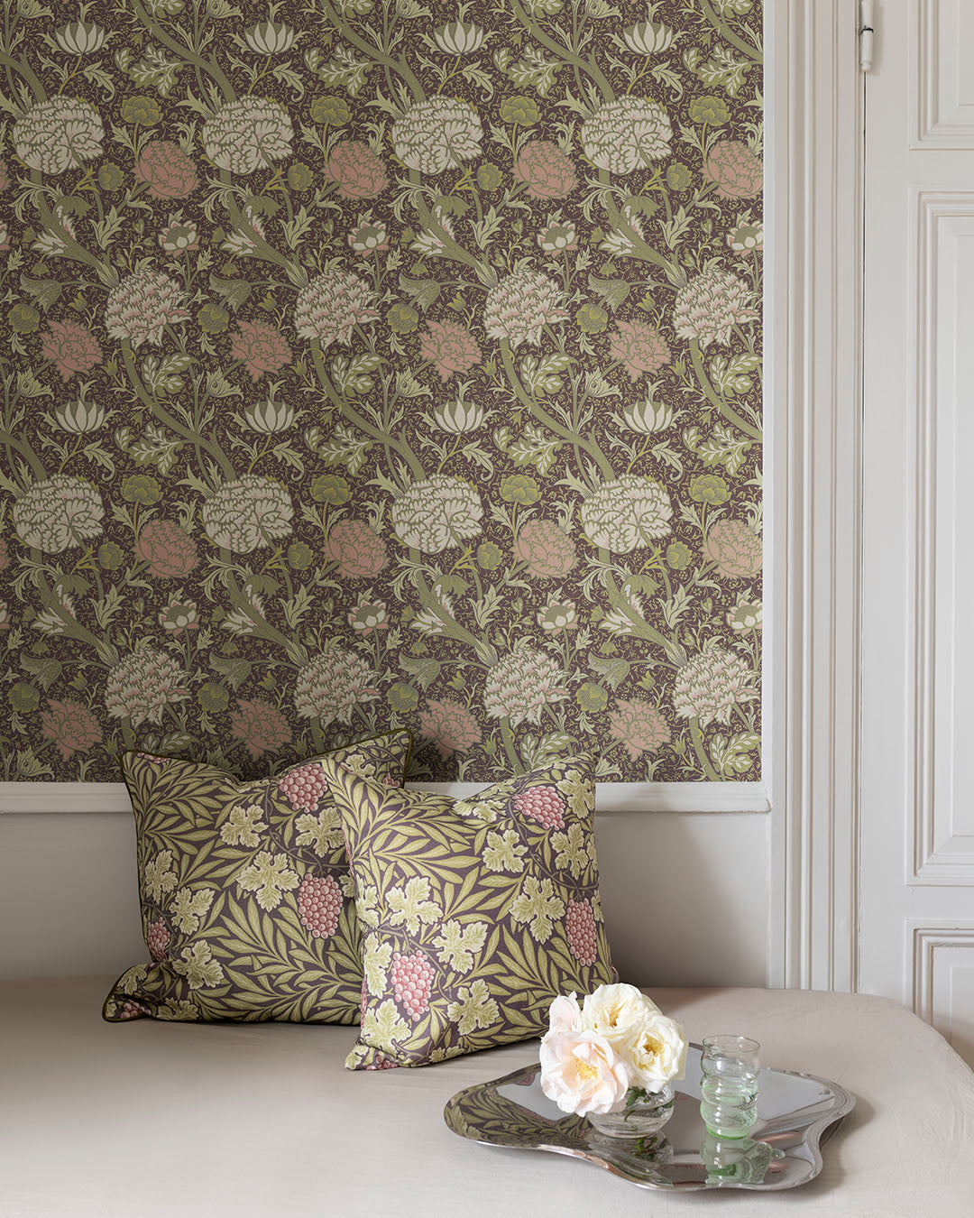 William Morris Wallpaper - Cray - Pink