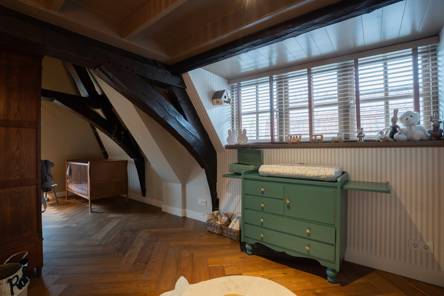 Wallpaper Stripes - French - Beige