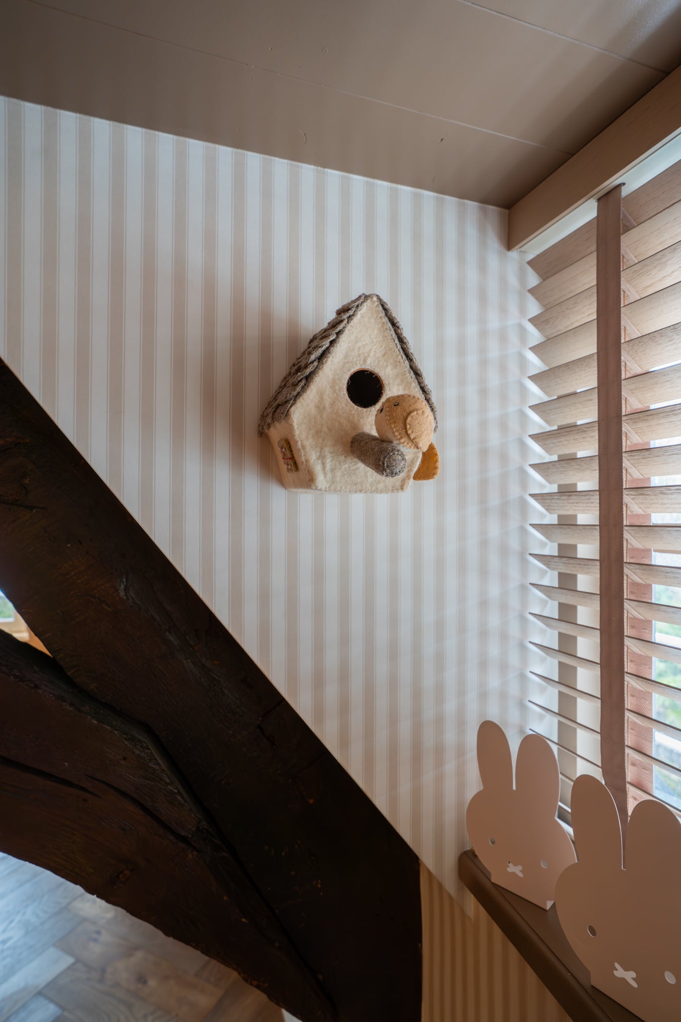 Wallpaper Stripes - French - Beige