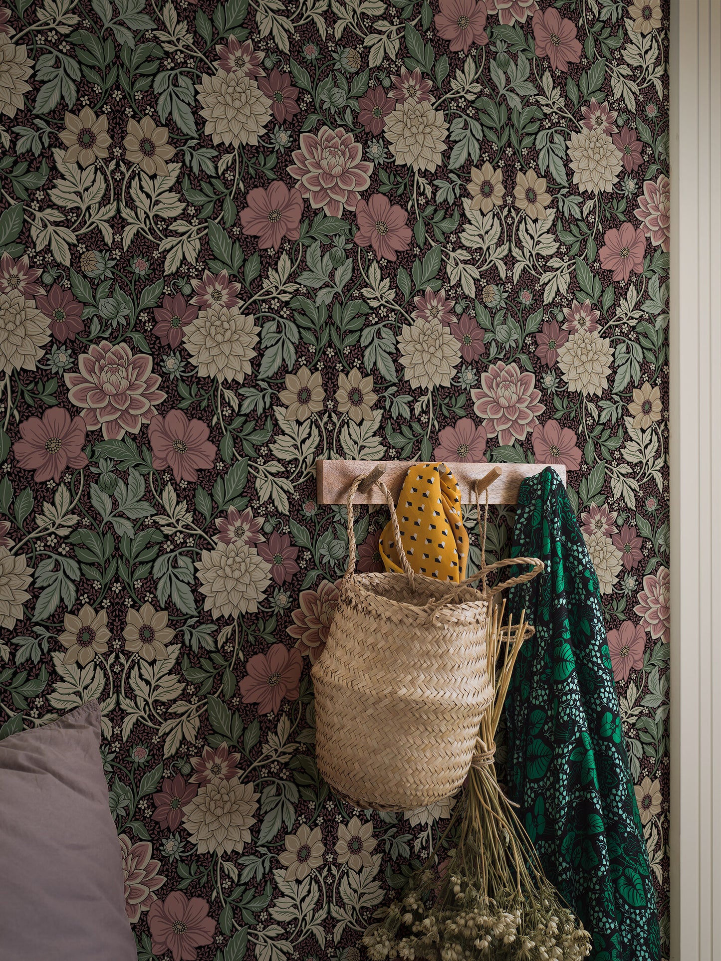 Borastapeter Behang - Dahlia Garden - Burgundy en Teal