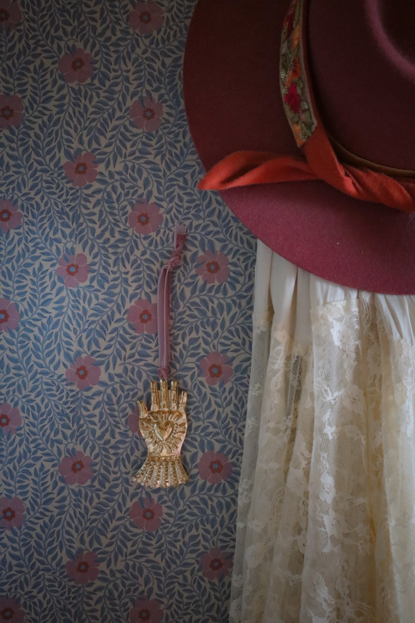 Peel & Stick Wallpaper - Kicki - Petal Pink