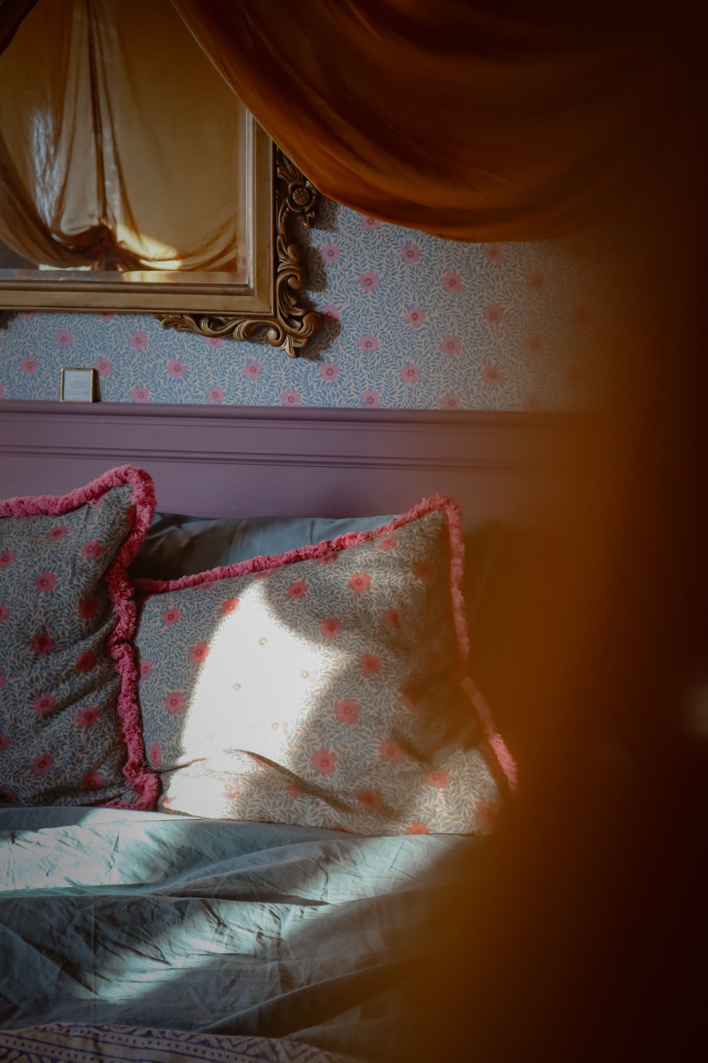 Peel & Stick Wallpaper - Kicki - Petal Pink