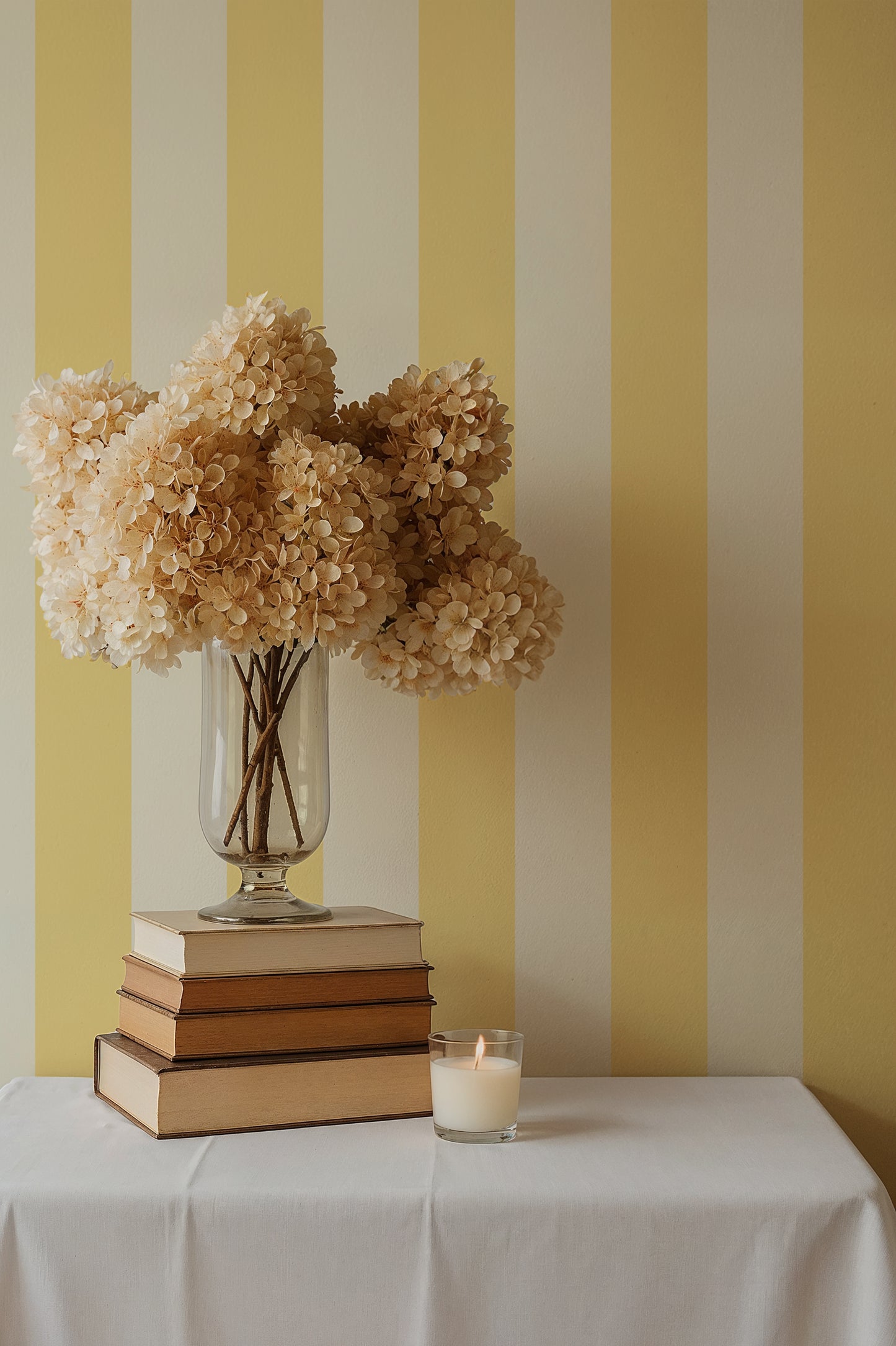 Wallpaper Stripes - Ventnor - Candy Yellow