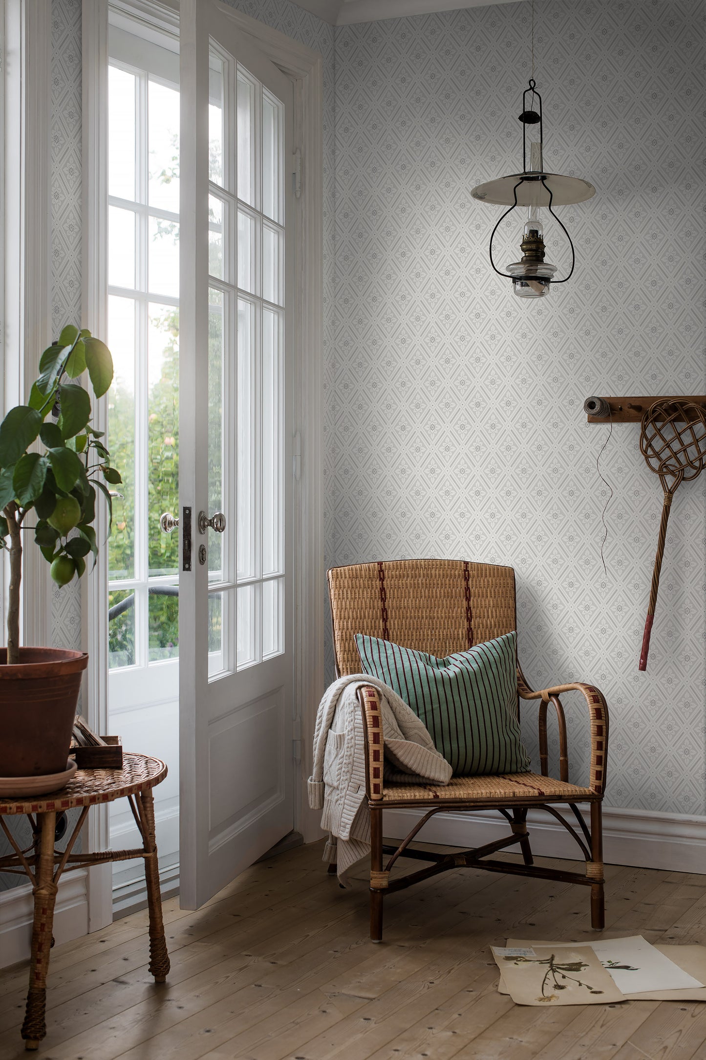 Borastapeter Wallpaper - Ester Trellis 7659 - Light Gray
