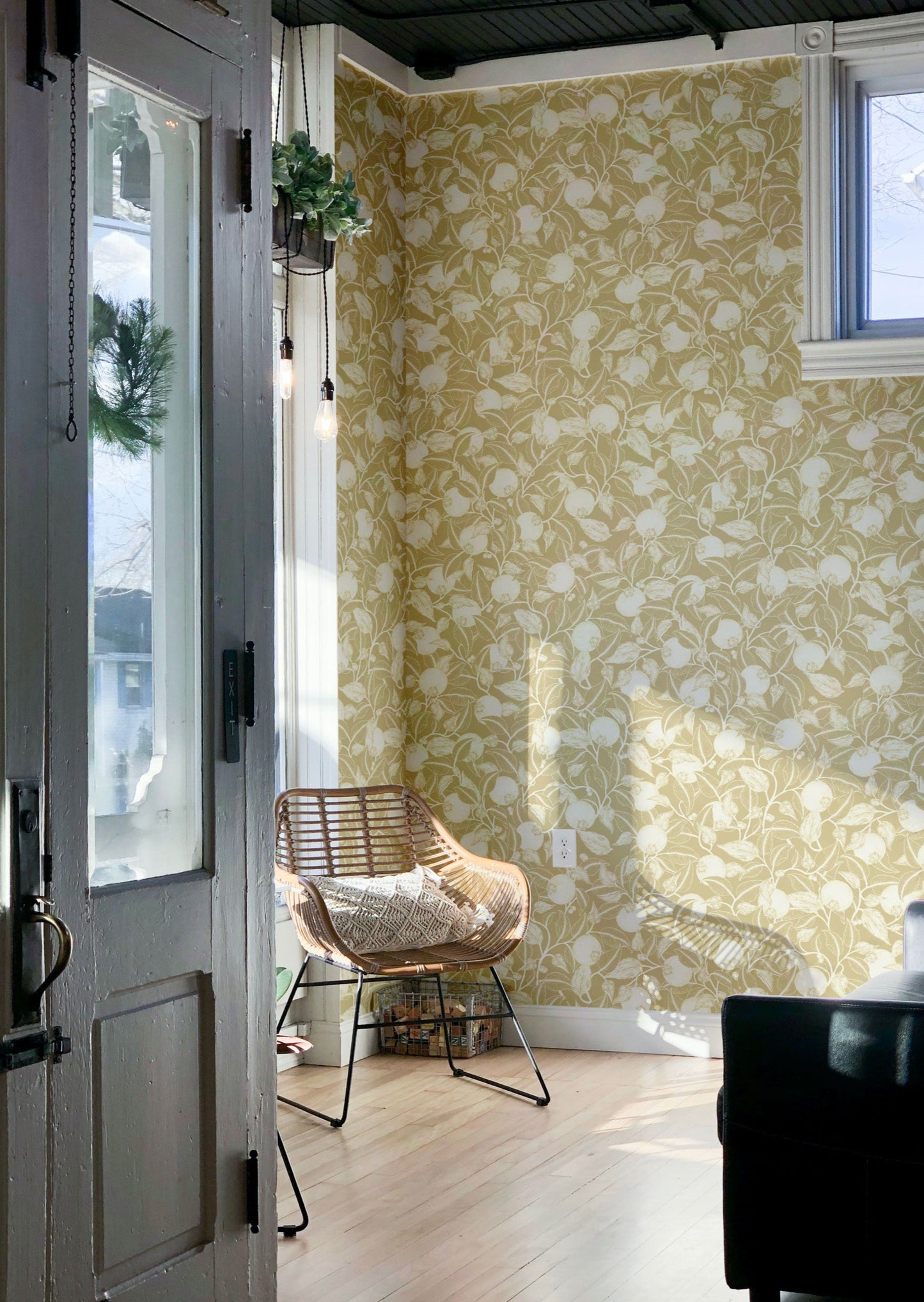 Floral Wallpaper - Pomegranate - Gold