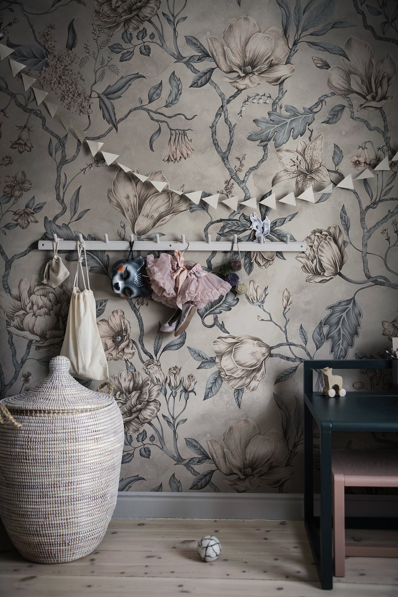 Bloemenbehang - Belinda Misty Blue (muurschildering)
