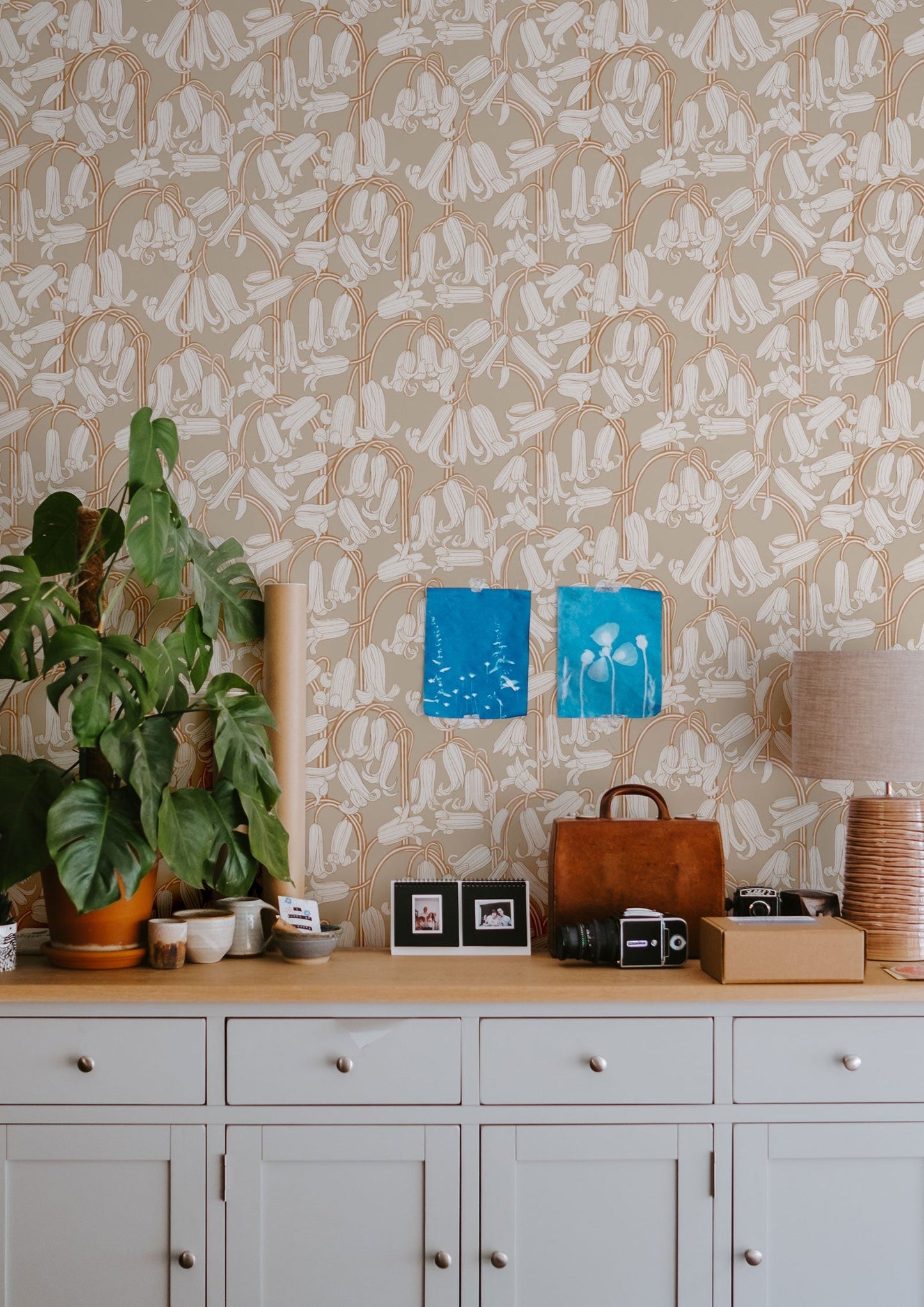 Summer Gray Wallpaper - Bluebells - Brown