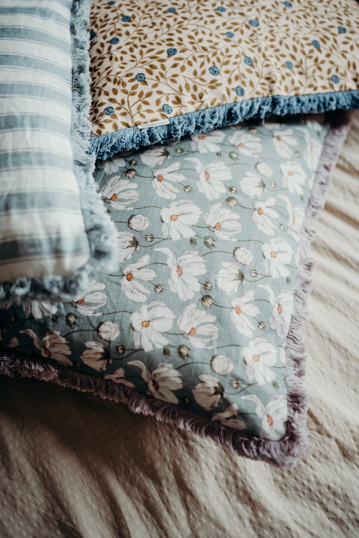 Linen Cushion Cover - Summer Gray - Daisies