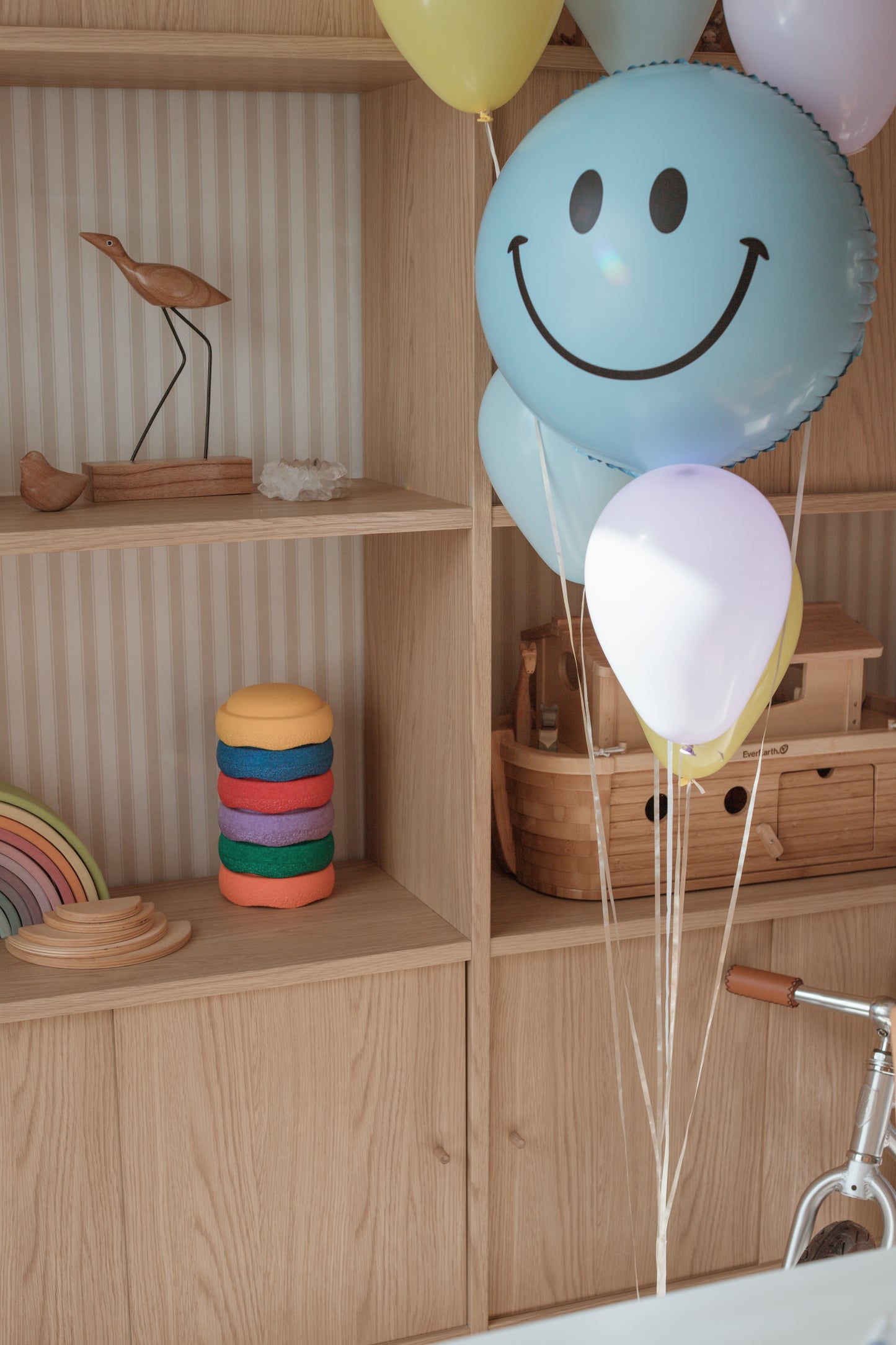 Wallpaper Stripes - French - Beige