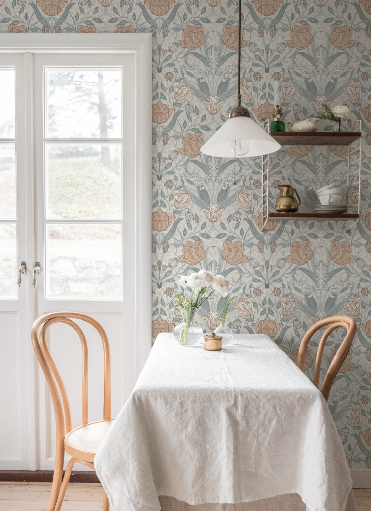 Midbec Wallpaper - Filippa Tulip Garden - Light Gray