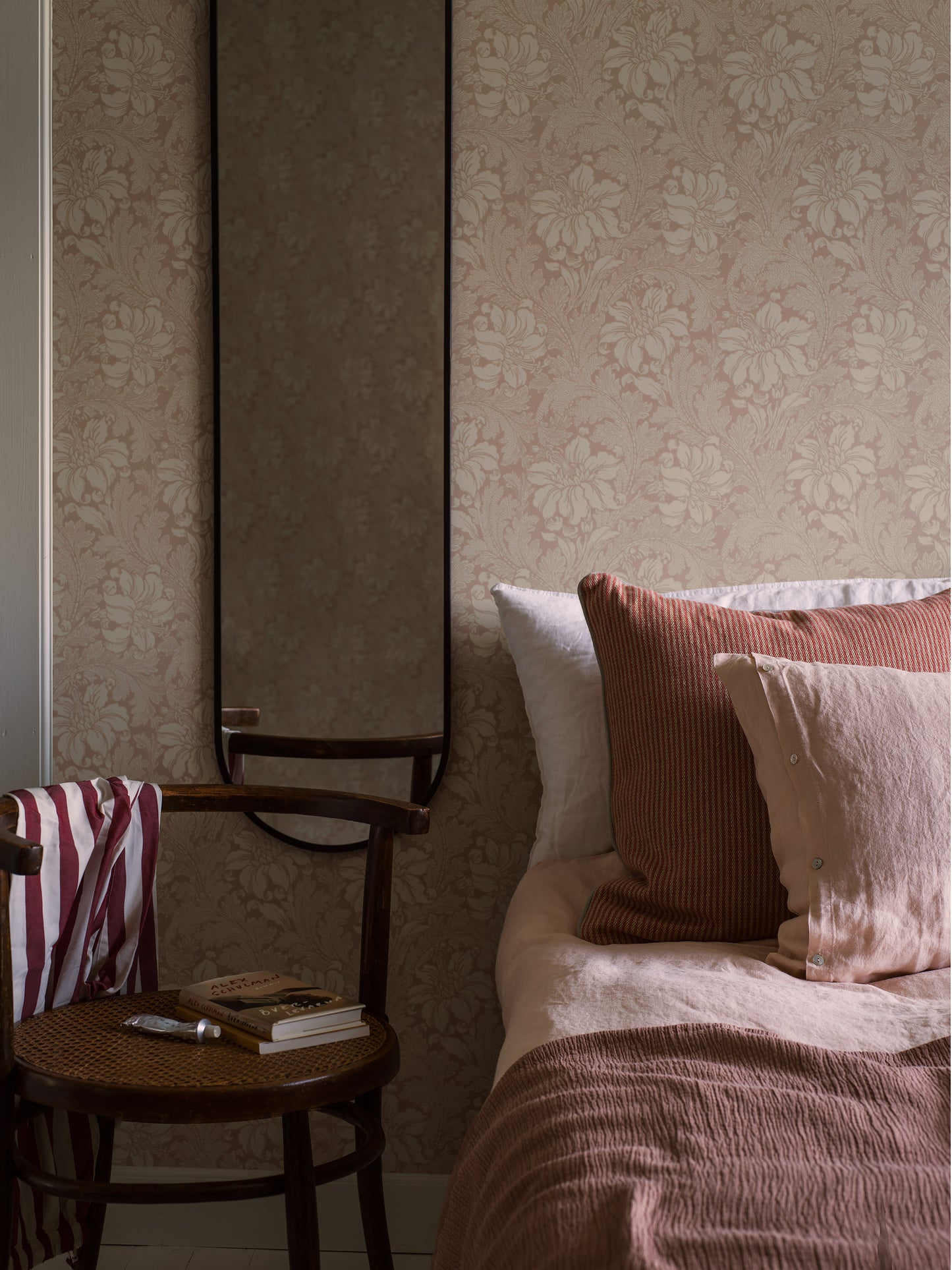 Borastapeter Wallpaper - Acanthus - Pink